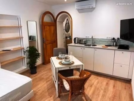 studio meublé entièrement rénové au cœur de lorgues