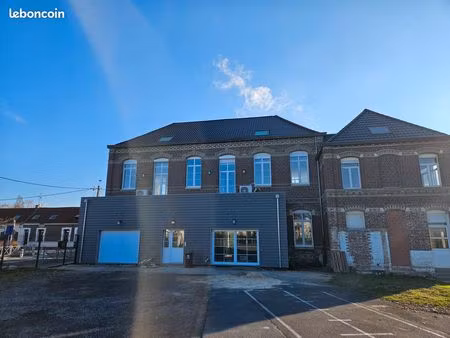 t3  de 77 m²  neuf  jamais occupé  avec parking