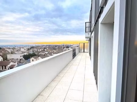 [location] - appartement 3 pièces - avec grande terrasse - accès immédiat aux transports