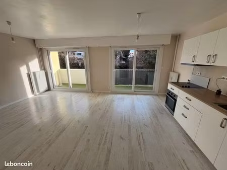 t2 42 m² centre-ville – balcon plein sud – parking – ascenseur