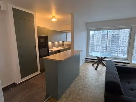 appartement rénové  meublé  équipé et fibré à 7 min du métro 1