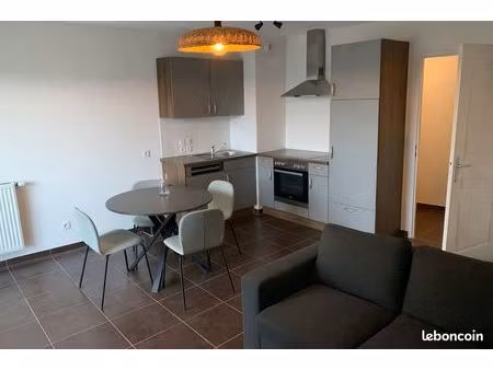 t2 meublé – 48 m² – centre de gex