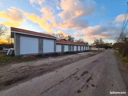 garages box à louer - en cours de construction