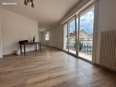 t4 - 105m2 balcon - hypercentre morteau