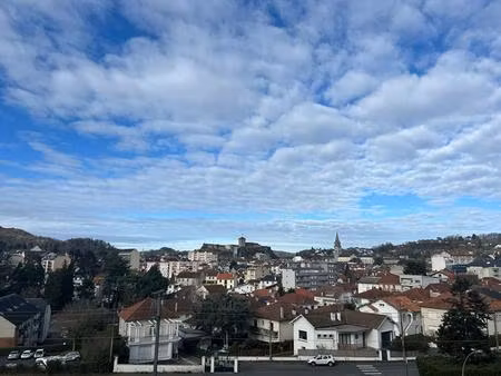 appartement t4/t5 vue chateaux