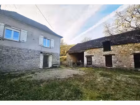 maison de 110m² avec deux granges et terrain 2500m²