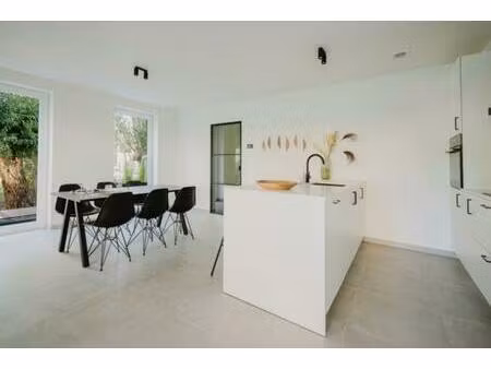 hugo claus - appartement te koop