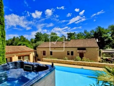 vente privée exclusive - splendide ensemble immobilier avec maison et dépendances  piscine