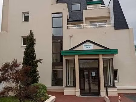 vente bureaux et commerces à cambes-en-plaine (14610) : à vendre / 320m² cambes-en-plaine