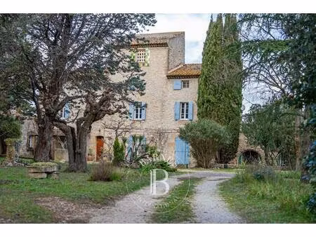 lancon-provence - propriete 18ème - 840m² environ surface totale - 4 hectares - activite..