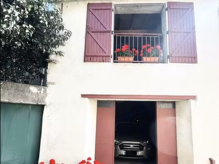 parfait pied à terre avec garage