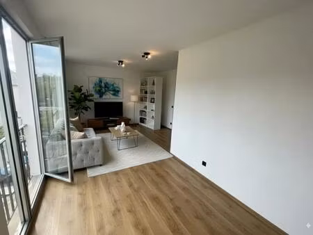 t4 de 86m² avec parking en sus situé à poitiers