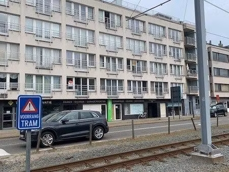 gemeubeld éénslaapkamer appartement vlak aan zee