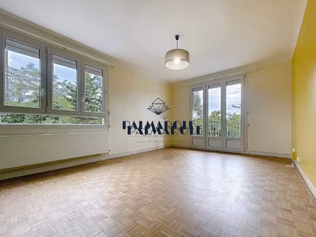 palais des congrès spacieux t2 52m2 balcon parking libre