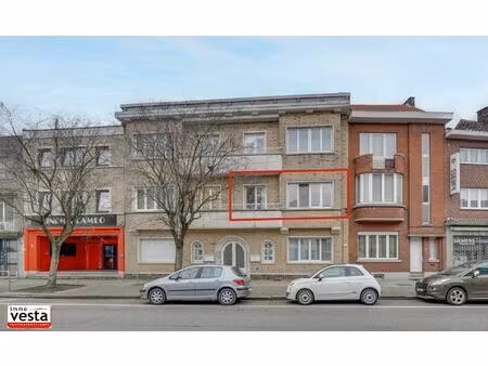 karaktervol appartement in hart van sint-truiden