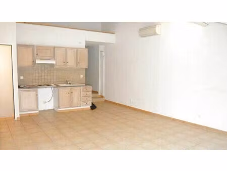 location appartement 3 pièces 63 m² à aigues-mortes (30220)