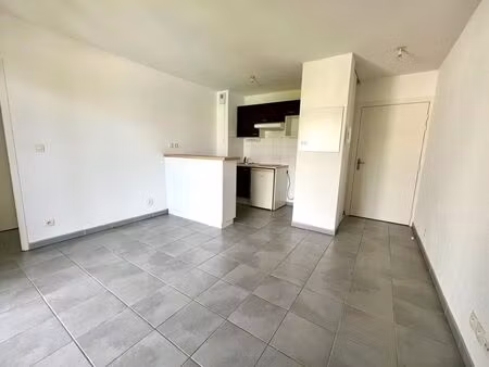 location appartement 2 pièces 34 m² à labastidette (31600)