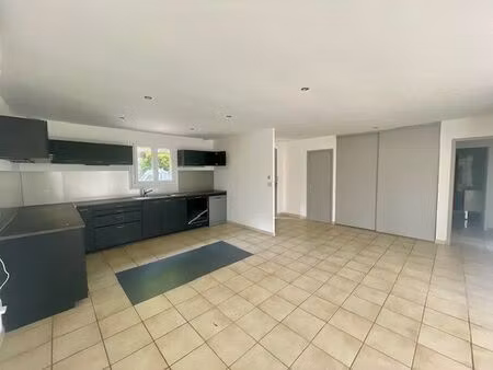 location maison 4 pièces 87 m² à lapeyrouse-fossat (31180)