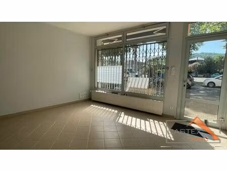 location commerce 1 pièce 36 m² à salies-du-salat (31260)