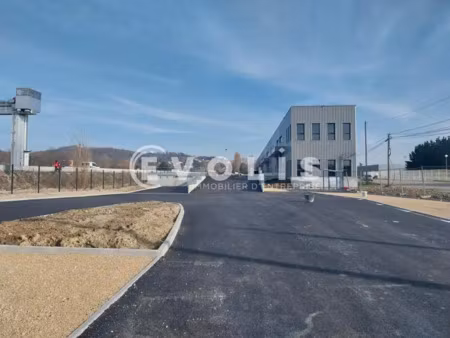 locaux d'activité 2212m² à bourgoin jallieu