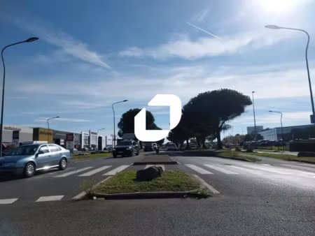 location commerce orvault 44700