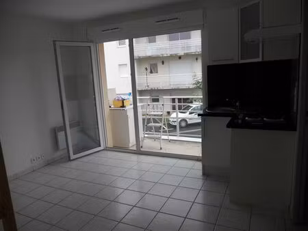 location appartement 1 pièces 22m2 onet-le-château 12850 - 325 € - surface privée
