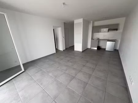 location appartement 2 pièces 43m2 rodez 12000 - 575 € - surface privée