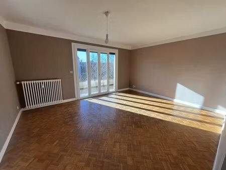location appartement 3 pièces 68m2 rodez 12000 - 734 € - surface privée