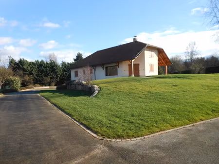 location maison 5 pièces  178.00m²  viriat