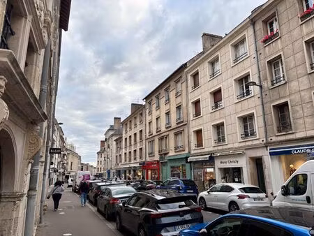 location local commercial 50m² orleans 45000