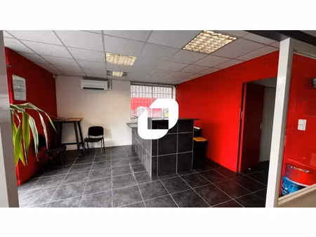 a louer  local avec visibilite route de paris