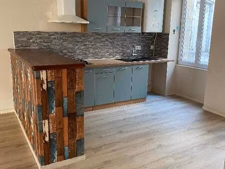 location appartement 5 pièces 113 m² à sainte-foy-la-grande (33220)