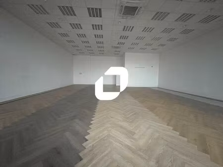 location commerce chambourcy 78240