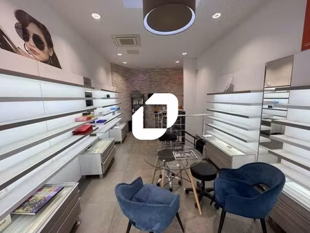 location commerce paris 75016