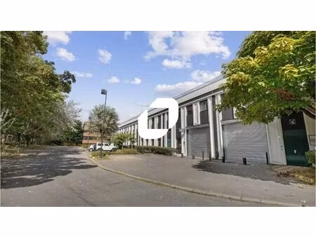 a louer  locaux d'activités proche a86