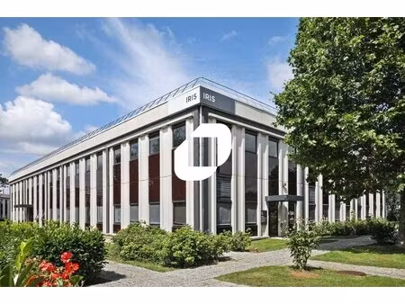 surfaces de bureaux dans un parc sécurisé avec services de proximités