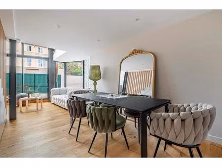 duplex t3/4 de 86m² avec terrasse situé à cannes (le suquet)