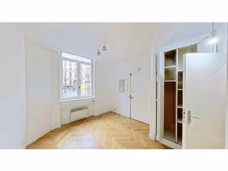 paris 8 - rue de rome / saint lazare - studio