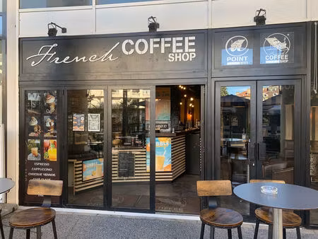 vente local commercial 73m2 pau 64000 - 69000 € - surface privée