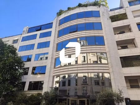 a vendre ou a louer  immeuble independant proche du metro