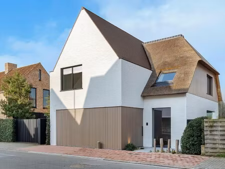 huis te koop in knokke-heist met 4 slaapkamers