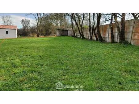 vente terrain à la jonchère (85540) : à vendre / 676m² la jonchère