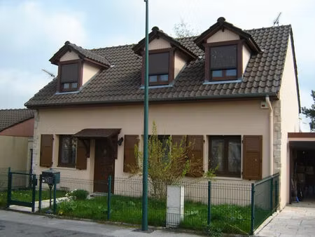 location maison 7 pièces 173m2 witry-lès-reims 51420 - 1180 € - surface privée