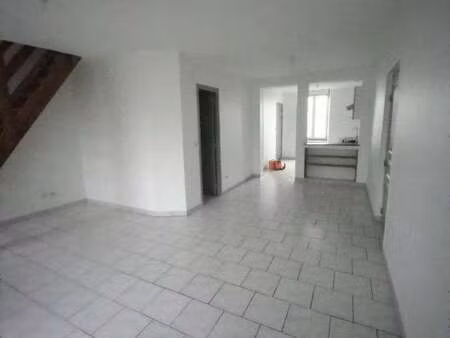 location appartement 3 pièces à la pouëze (49370) : à louer 3 pièces / 68m² la pouëze