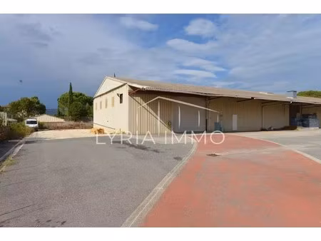 location local commercial