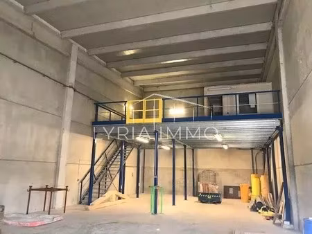 location local commercial