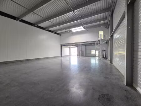 location commerce 523 m² à saint-barthélemy-d'anjou (49124)