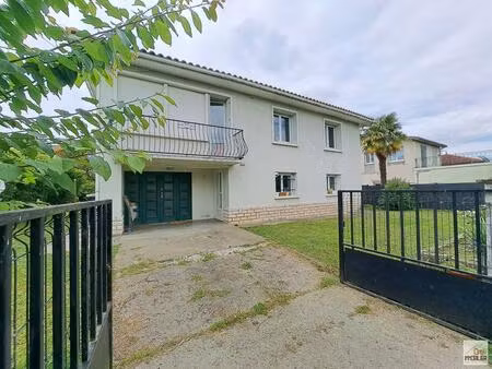 maison sur sous-sol aménagé avec garage et jardin clos - 105 m² environ - 6 pièces