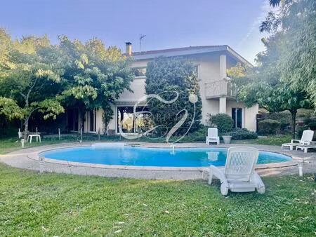 vente 69570 dardilly maison 200 m2 sur une parcelle de 1476 m2 avec piscine