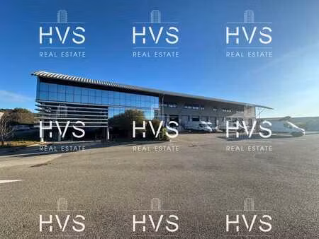 batiment industriel a louer - quais de dechargement